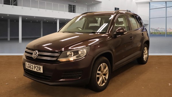 VOLKSWAGEN Tiguan